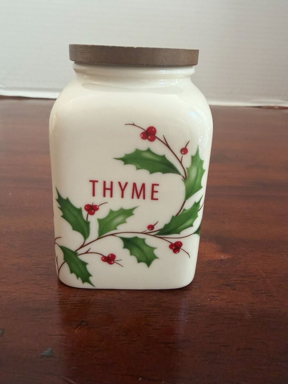 Lenox Holiday Porcelain 6 Ounce "Thyme" Spice Jar with a Rustic Acacia Wood Lid